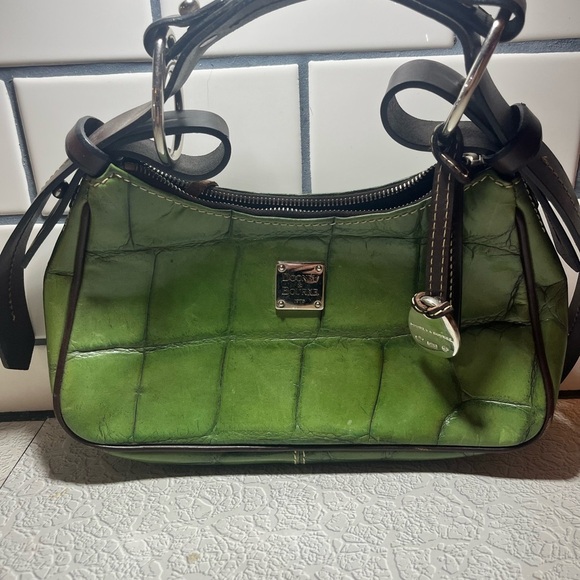 Dooney & Bourke Croc Embossed Hobo. Green!! Gorgeous . VGC  Excellent Condition - Picture 14 of 15
